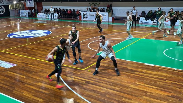 Basket: Vismederi Costone scivola a San Vincenzo, finisce 92-83