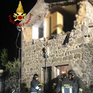 Piancastagnaio: esplosione in una palazzina, ferita una donna