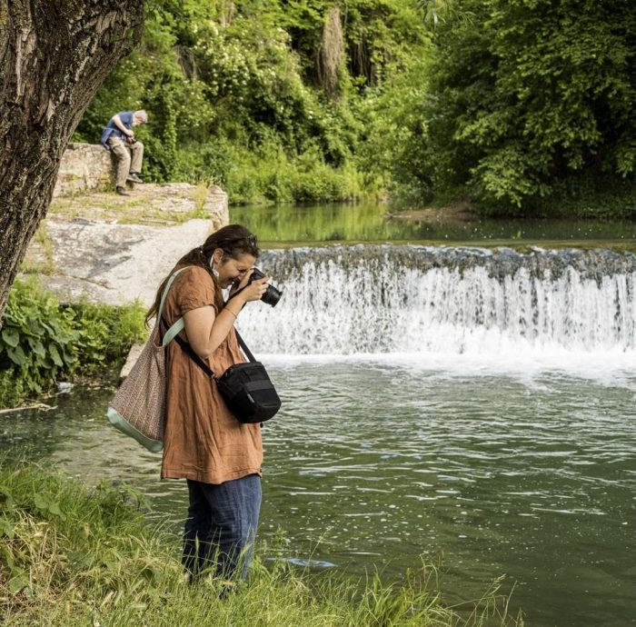 Laboratorio fotografico lungo l’Elsa, l'iniziativa dell’associazione "Il giardino dei colori"