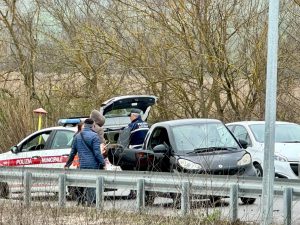 Tamponamento tra due auto a Isola d'Arbia, disagi per il traffico