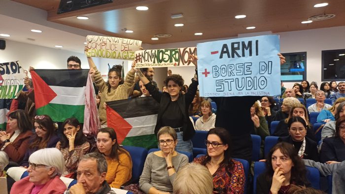 Unistrasi, momenti di tensione fra Bernini e il Comitato per la Palestina Siena