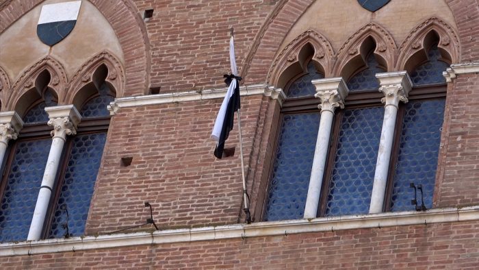 Crollo cantiere Esselunga, anche lo sport si ferma con un minuto di silenzio per tutto il weekend