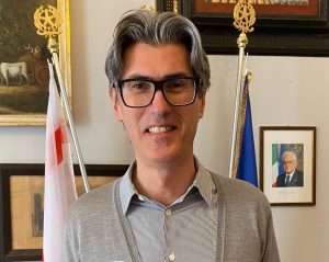 Amministrative Montepulciano, Michele Angiolini vince le primarie del centrosinistra: sarà il candidato sindaco