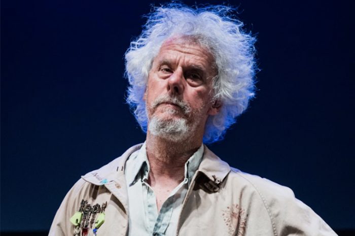 Montalcino, il comico Paolo Migone al teatro degli Astrusi in "Diario di un impermeabile"