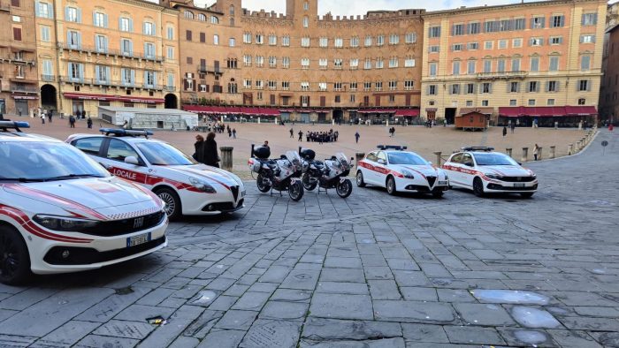 Siena, intensificata l’attività della Polizia Municipale nel centro storico
