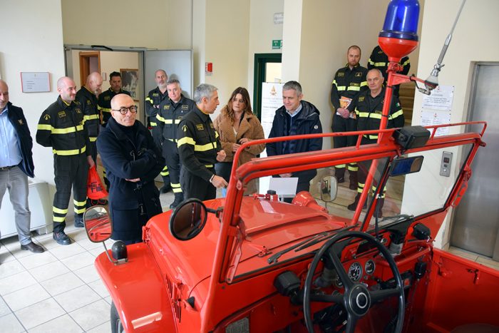 Preziosa donazione dei Vigili del Fuoco di Siena per la Pediatria delle Scotte