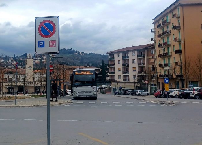 Poggibonsi, 36 parcheggi rosa per donne in dolce attesa e neogenitori