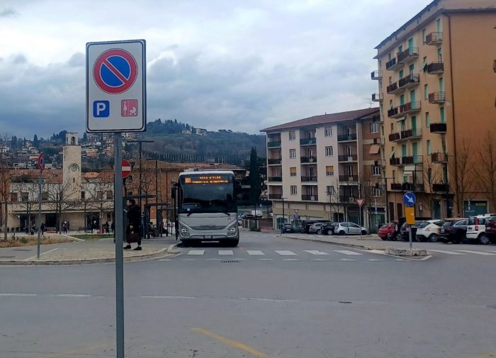 Poggibonsi, 36 parcheggi rosa per donne in dolce attesa e neogenitori