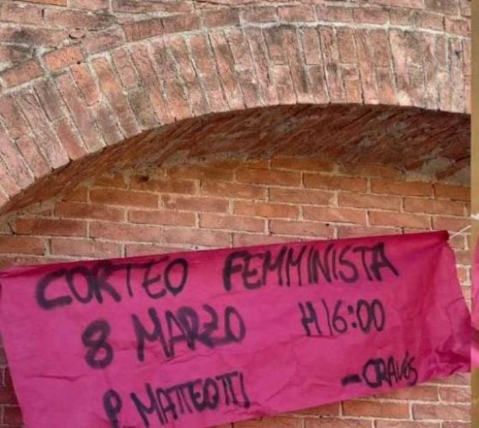 8 marzo, corteo femminista di Cravos Siena per i diritti delle donne: "Non una festa, ma un giorno di protesta"