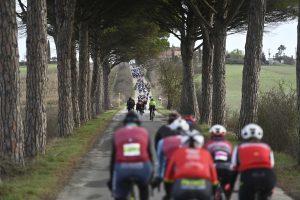 Gran Fondo Strade Bianche, conclusa l'edizione da record. Diego Frignani vince la prova maschile, Marine Lenehan quella femminile
