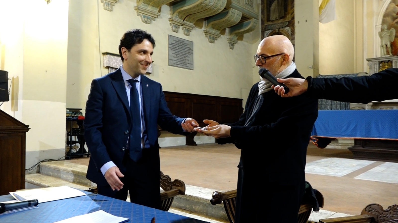 Siena, la Nobile Contrada del Nicchio riceve le chiavi della chiesa di Santo Spirito