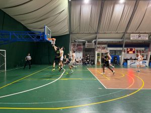 Basket: quinta vittoria di fila della Vismederi Costone che batte Firenze e raggiunge i playoff