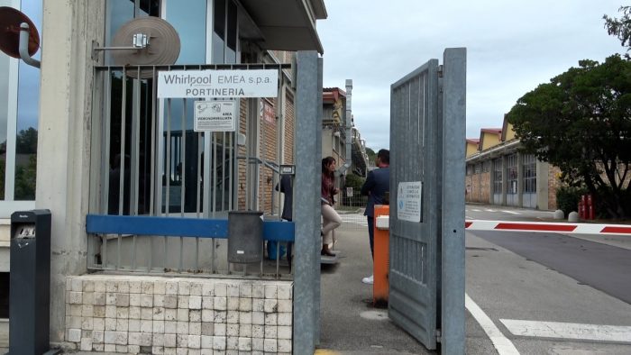 Whirlpool, arriva l'ok dall'Antitrust britannico. I sindacati senesi: "Iniziata la fase calda della vertenza"