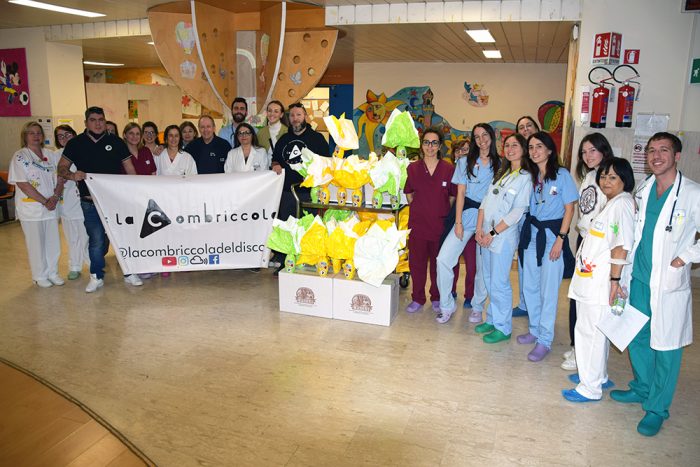Ospedale Scotte Siena, Combriccola del Disco dona le uova di Pasqua ai bambini ricoverati