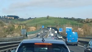 Tamponamento nella zona di Ruffolo, traffico in tilt