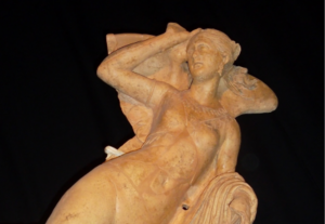 Chianciano Terme: la più grande collezione di canopi etruschi antropomorfi al mondo nel Museo Civico Archeologico