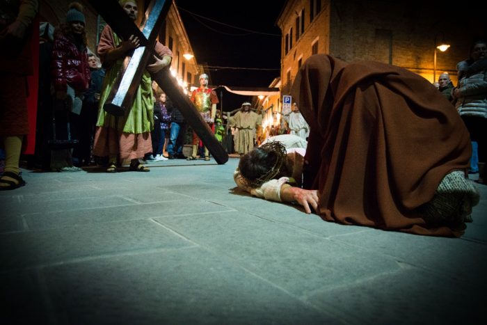 Buonconvento si prepara alla solenne Via Crucis in costume del Venerdì Santo