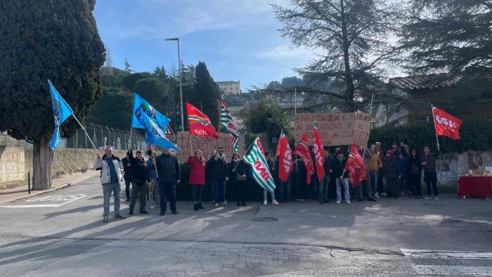 Protesta lavoratori Enel, sindacati uniti contro esternalizzazioni: "A Siena gravi carenze di personale"