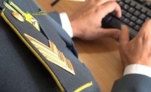 Vendevano online orologi falsi, smascherati dalla Guardia di Finanza