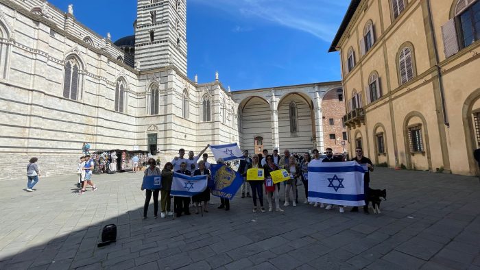 Siena, sit in a sostegno di Israele. Iniziativa in Piazza Duomo per non dimenticare il massacro di Hamas