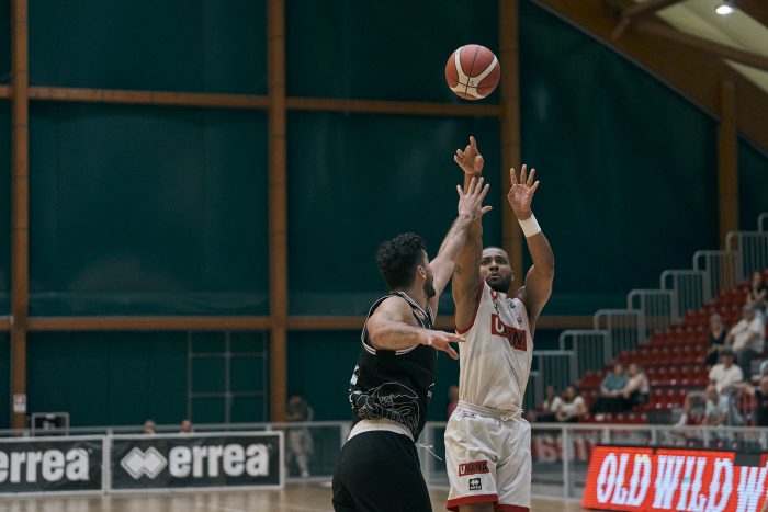 Basket: impresa San Giobbe Chiusi, batte la capolista Trapani e continua a sperare