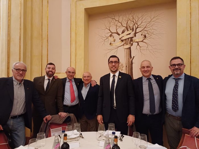 Palio, la cena dei mangini nella Sala della Suvera - Le foto