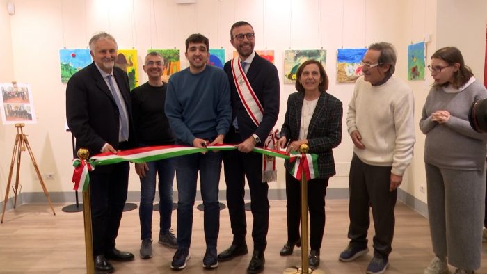 La creatività di Artisti in blu in mostra in Consiglio regionale