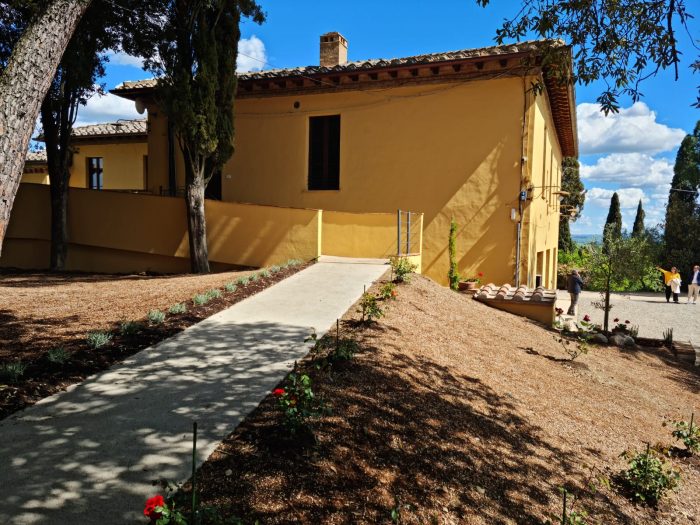 Inaugurato l'ostello della legalità a Suvignano