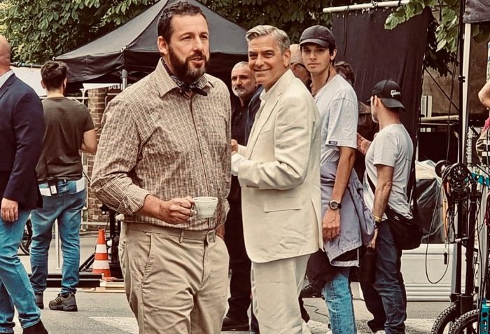 Pienza promuove il film Netflix “Jay Kelly” e la gentilezza delle star Clooney e Sandler