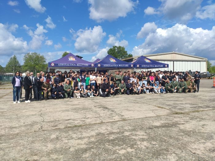Aeronautica Militare, inaugurato a Siena il corso di cultura aeronautica per studenti e studentesse