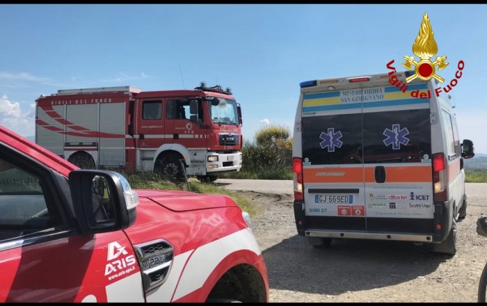Tuscany Trail, i vigili del fuoco soccorrono un ciclista infortunato nel bosco a San Gimignano