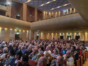 Colle, Teatro del Popolo pieno per la presentazione del programma elettorale di Piero Pii