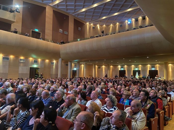Colle, Teatro del Popolo pieno per la presentazione del programma elettorale di Piero Pii