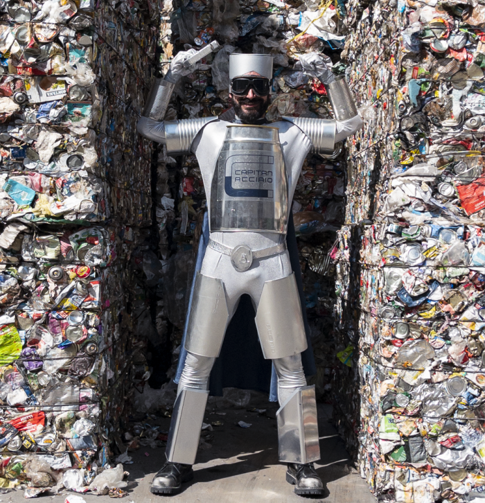 Siena, Capitan Acciaio racconta il valore della raccolta differenziata