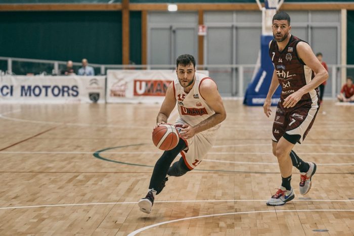 Basket, la San Giobbe Chiusi si impone su Nard&ograve;, finisce 87-77