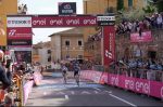 Giro d'Italia a Rapolano Terme, vince Pelayo Sanchez. Pogacar resta in maglia rosa
