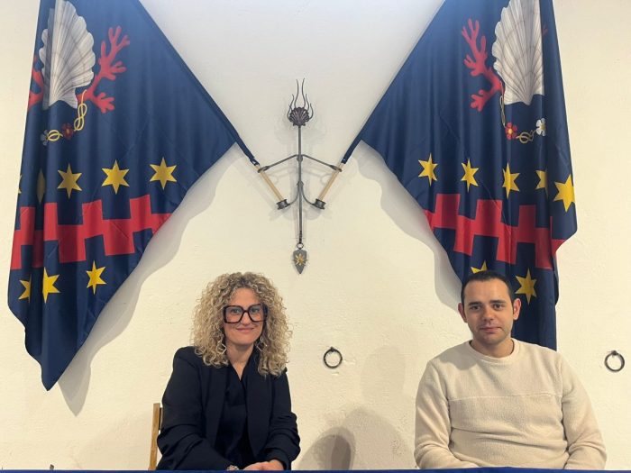 "Mary Pispins", la Contrada del Nicchio sul palco del Teatro dei Rozzi