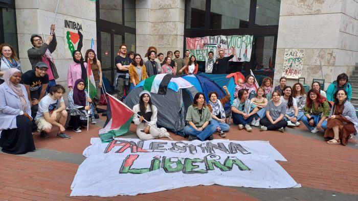 Siena, studenti Pro Palestina occupano con le tende l&rsquo;Universit&agrave;