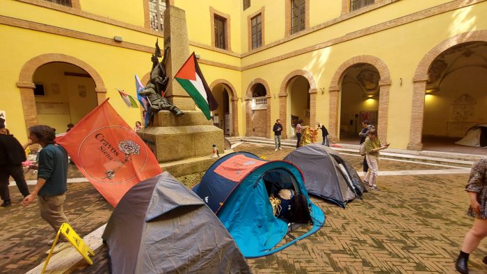 Acampada pro Palestina, finisce l'occupazione del Rettorato. Istituita una commissione che valuterà accordi futuri