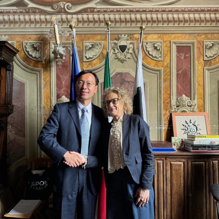 Il sindaco di Siena riceve la visita del console generale della Repubblica Popolare Cinese a Firenze