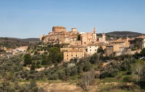 "Il Primo Olio e Altro Ancora": Montisi celebra il gusto fra Crete Senesi e Val d'Orcia