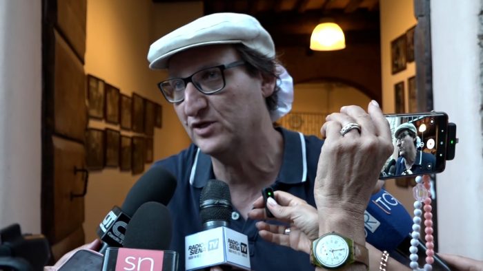 Palio di Siena, il barbaresco dell'Onda: "Dedico la vittoria a quelli che non volevano Tabacco e Carlo Sanna"