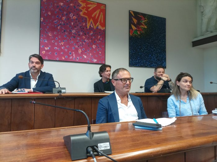 Colle di Val d'Elsa, primo Consiglio infuocato. Bargi presidente, Pd critico