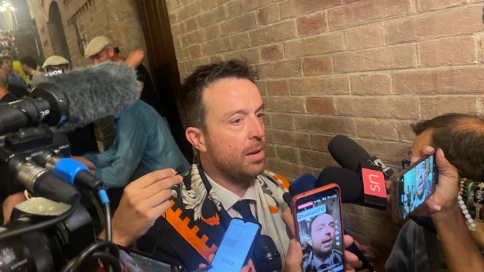 Palio di Siena, trionfo Lupa. Bruni: "C'eravamo accorti delle qualit&agrave; di Benitos, ho sempre creduto in Pes"