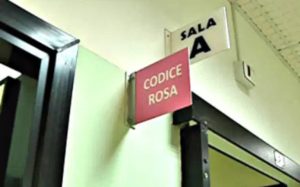 Colle Val d'Elsa: violenza sessuale aggravata e stalking, ventenne sei ore in aula