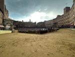 Palio, il meteo tiene Siena con il fiato sospeso: domani rischio pioggia soprattutto nel primo pomeriggio