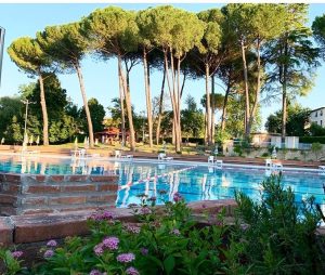 "Colle in Piscina", tre eventi serali di divertimento e socialit&agrave;