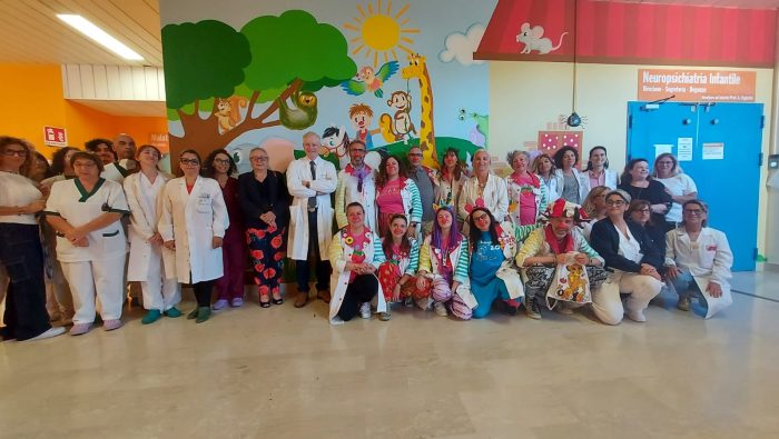 Ospedale Scotte Siena, inaugurati i nuovi dipinti all&rsquo;ingresso e nel corridoio di Neuropsichiatria infantile