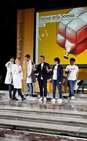 "Il tocco del cuore che batte contro il cancro", sfida recitata dagli scienziati senesi al Festival della Scienza di Genova