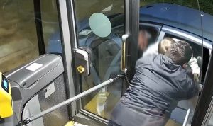 Maltempo a Siena, padre e figlio salvati da autista AT, Giani e Baccelli: "Coraggio e umanit&agrave;"